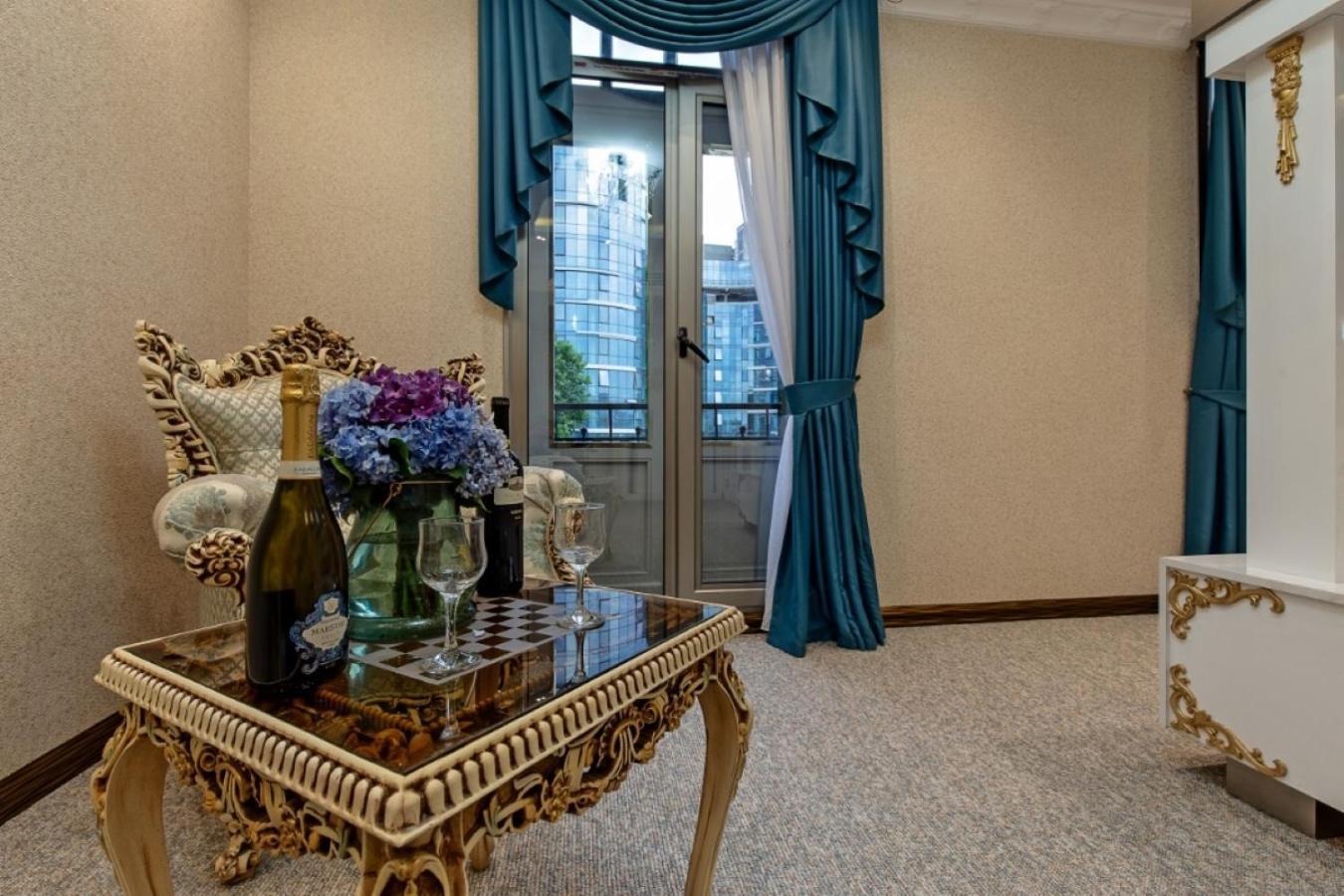 Hotel Aqua Liberty Tbilisi Buitenkant foto